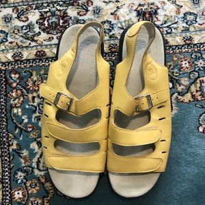 Propét Women's Breeze Walker Sandal 12W